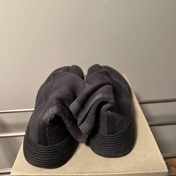 ILYSM Tabi Shoes - Picture 3 of 7